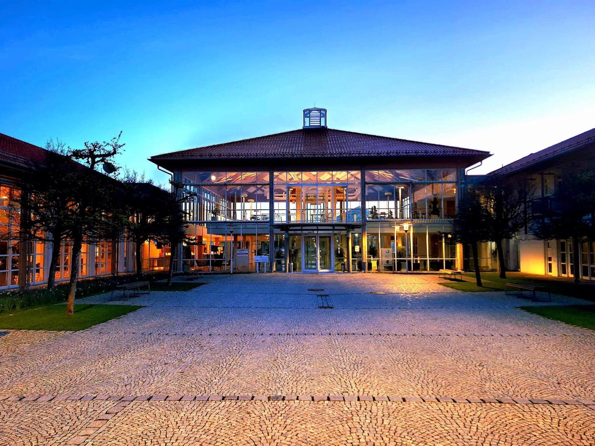 Sportschule Oberhaching Hotel Exterior foto